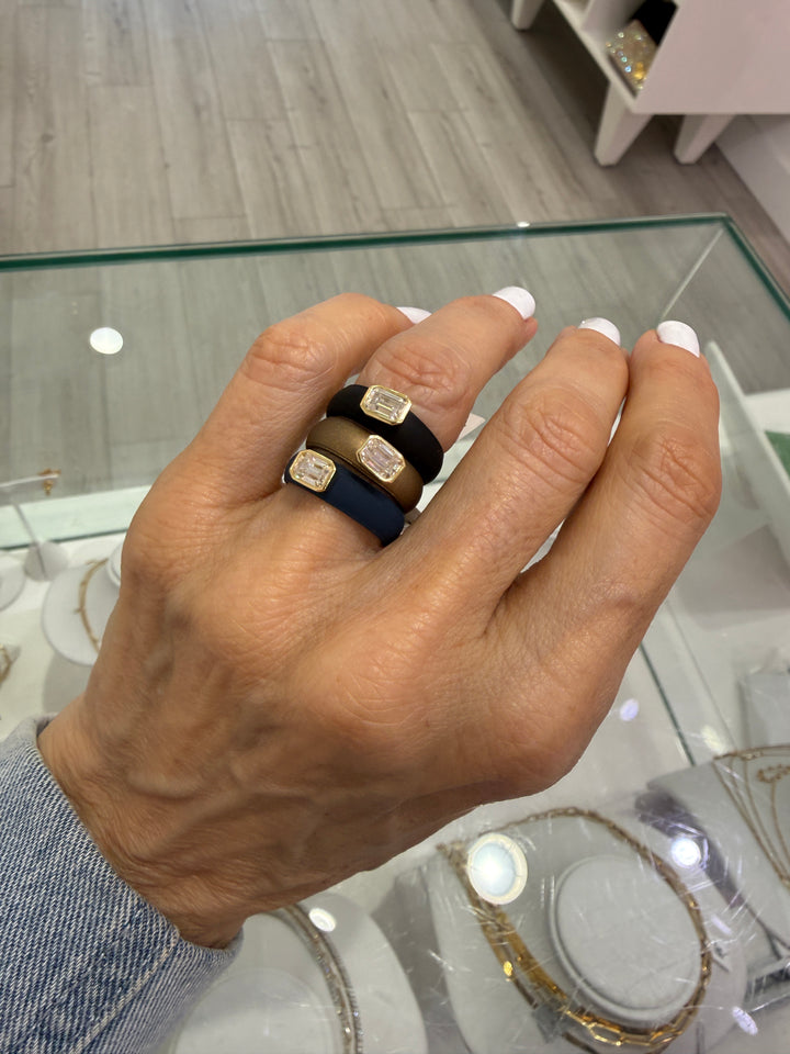RUBBER BEZEL CZ RING
