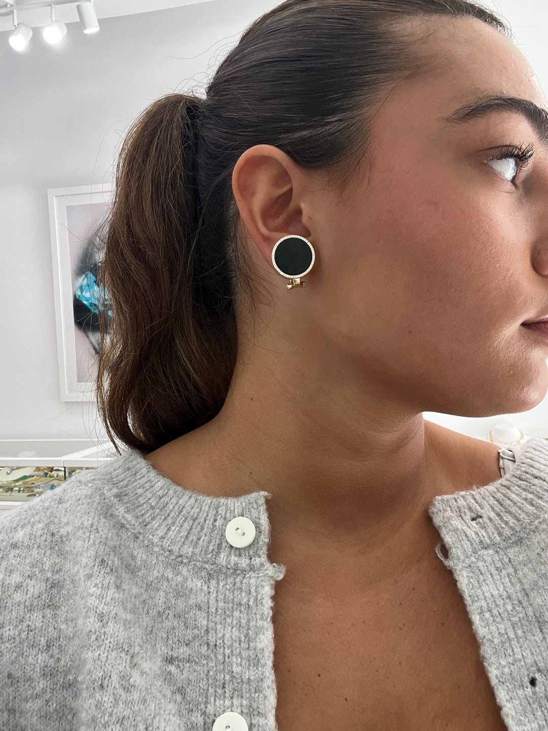 BLACK ROUND CLIP ON EARRINGS