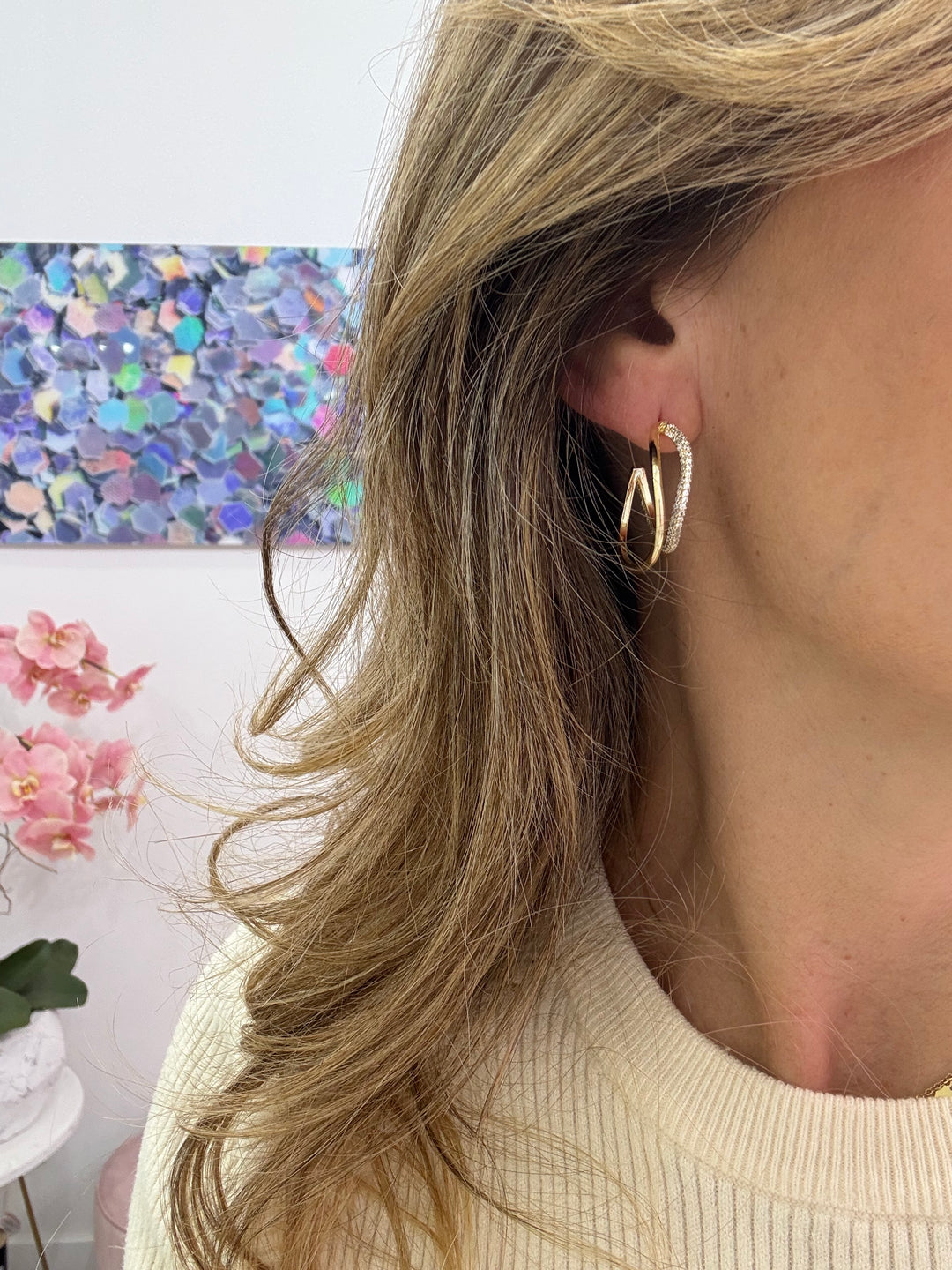 WAVY DOUBLE HOOP EARRING