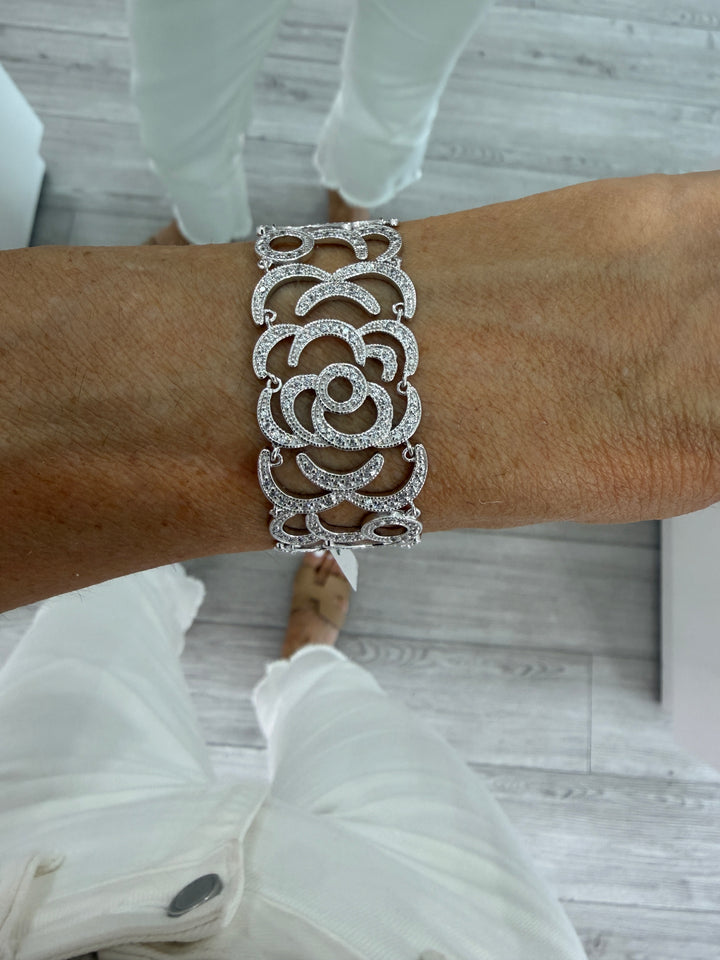 FLOWER CZ DIAMOND WIDE BRACELET
