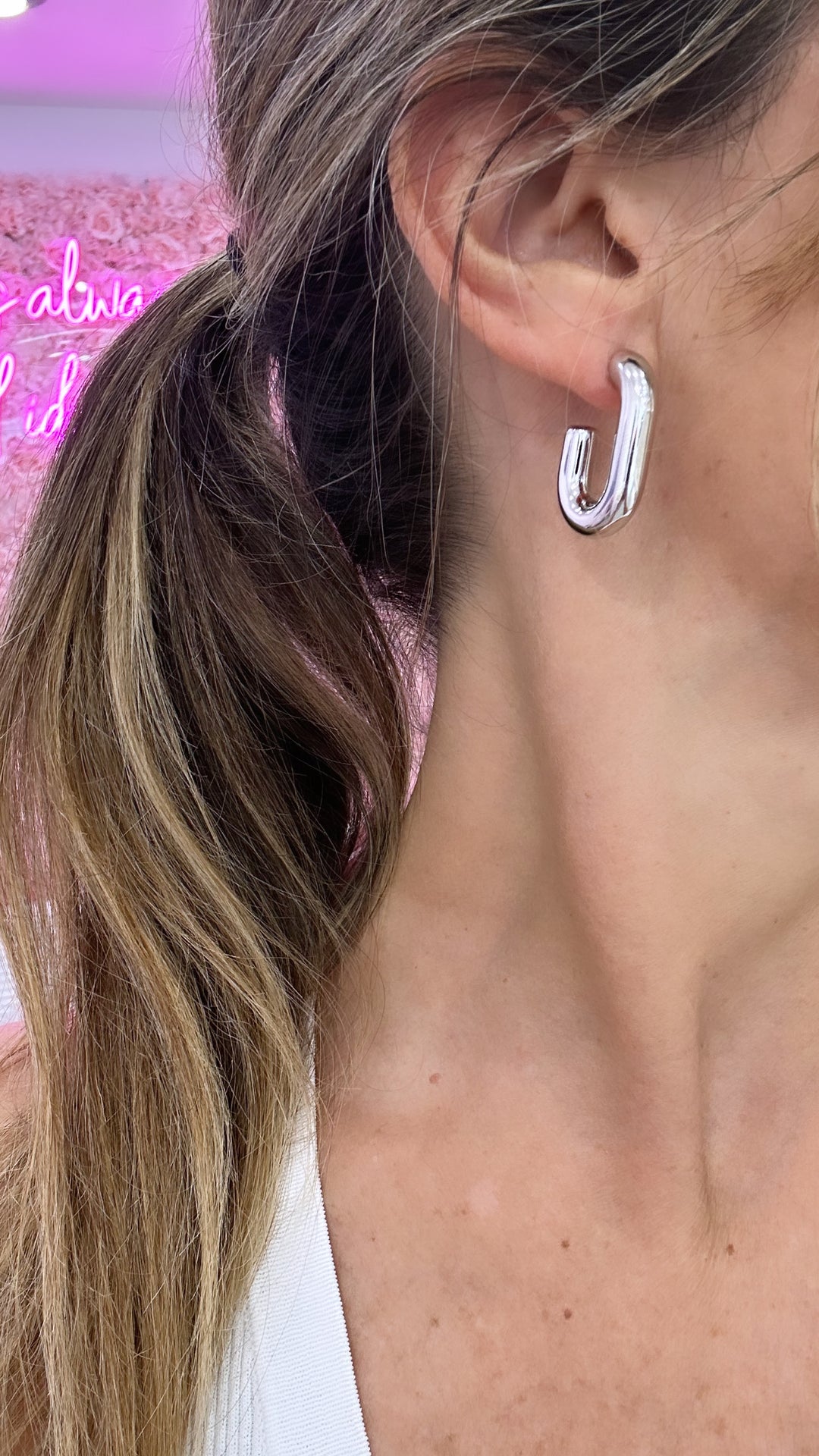 OPEN PUFFED RECTANGLE HOOP EARRINGS