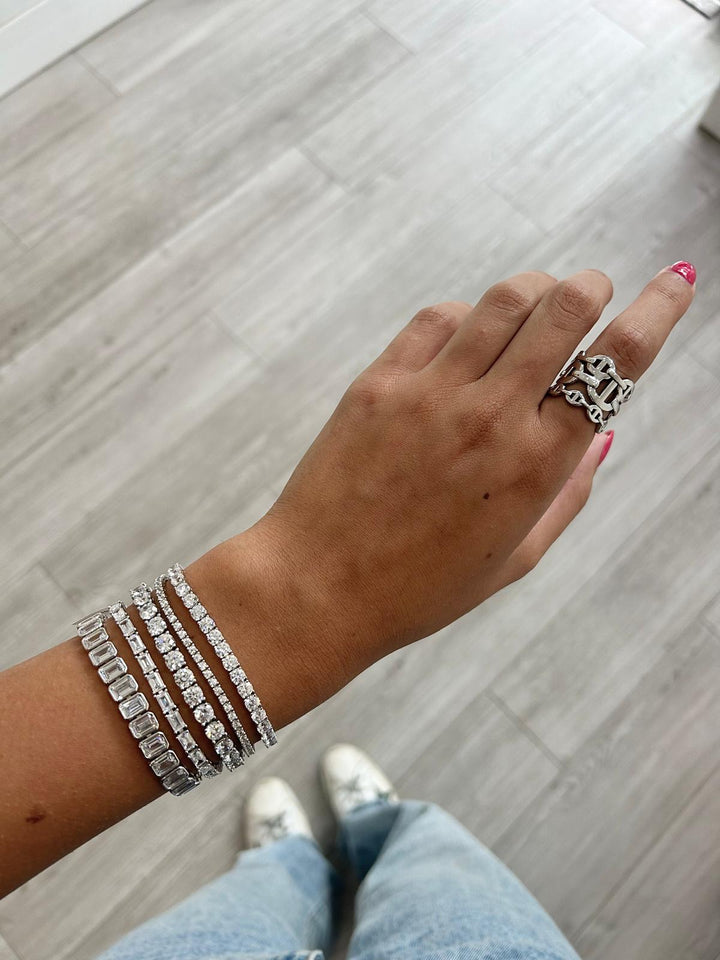 CLASSIC ROUND TENNIS BRACELET