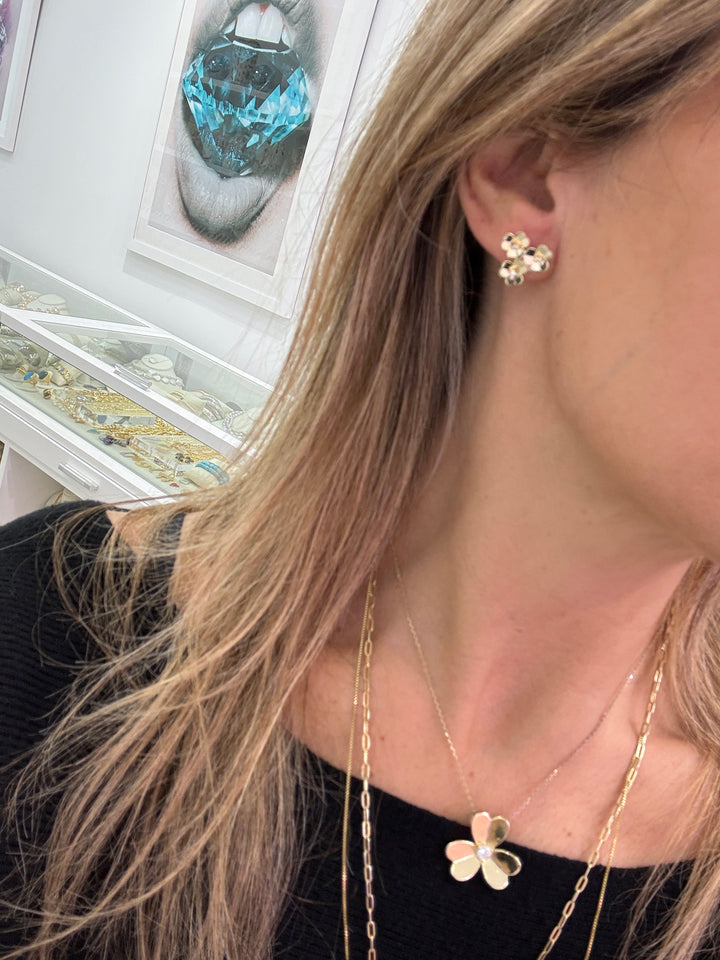 GOLD 3 FLOWER STUD EARRINGS