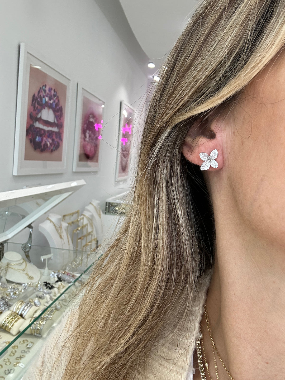 SMALL PAVÈ FLOWER EARRINGS