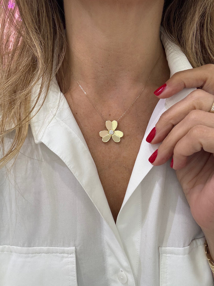 LARGE GOLD FLOWER NECKLACE