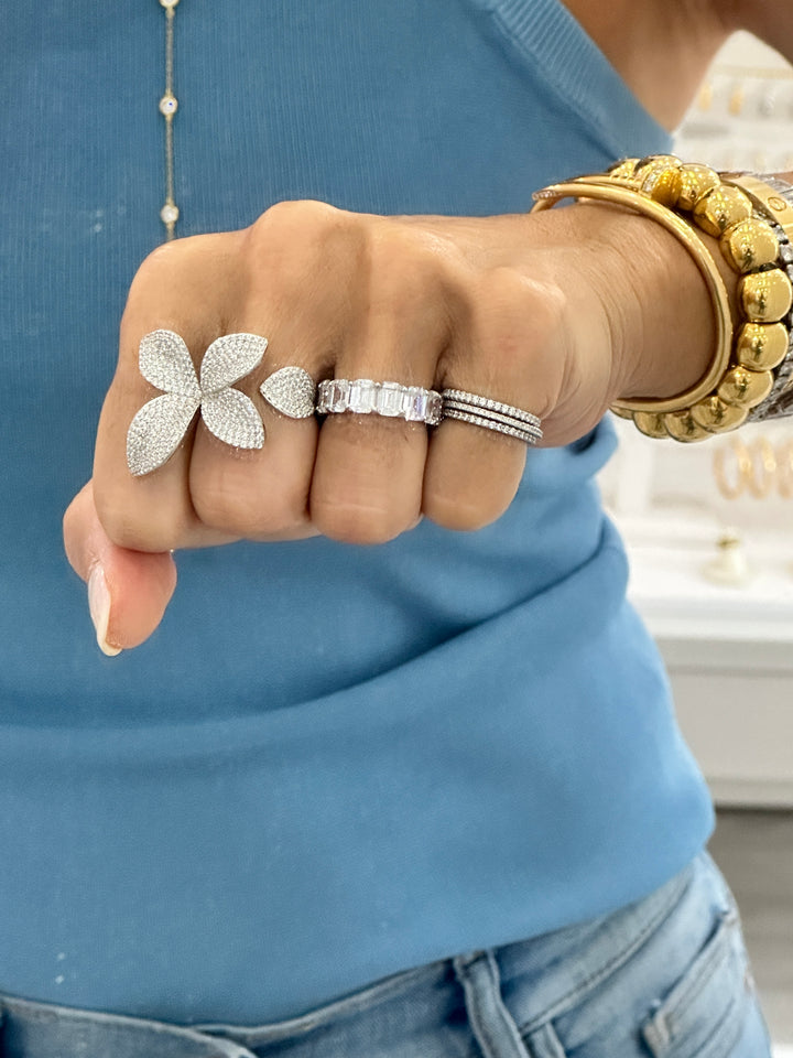 LARGE PAVÈ FLOWER RING