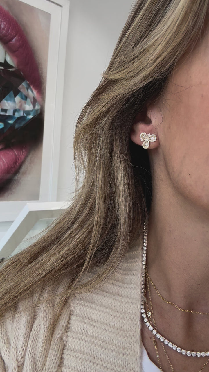 BAGUETTE 3 LEAF STUD EARRINGS