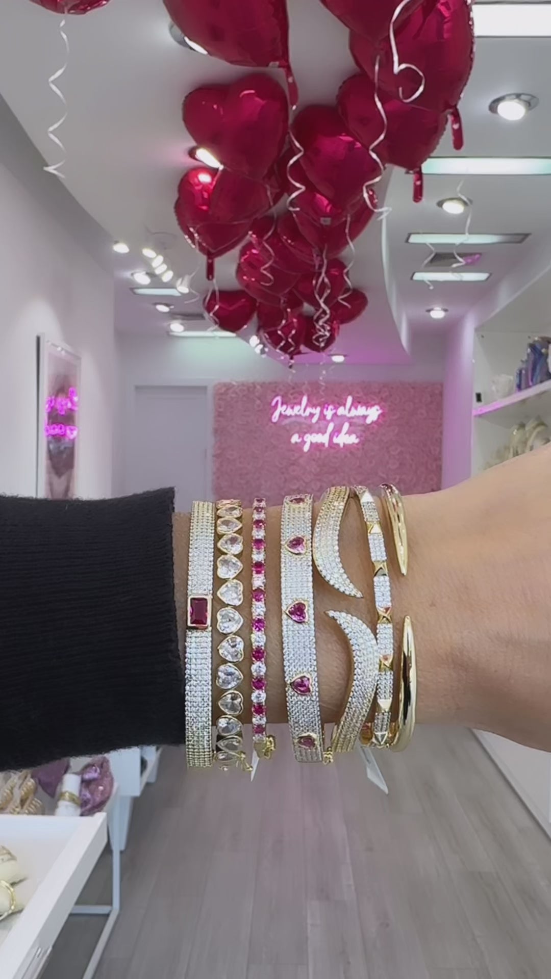 PAVÈ STATION HEART BANGLE