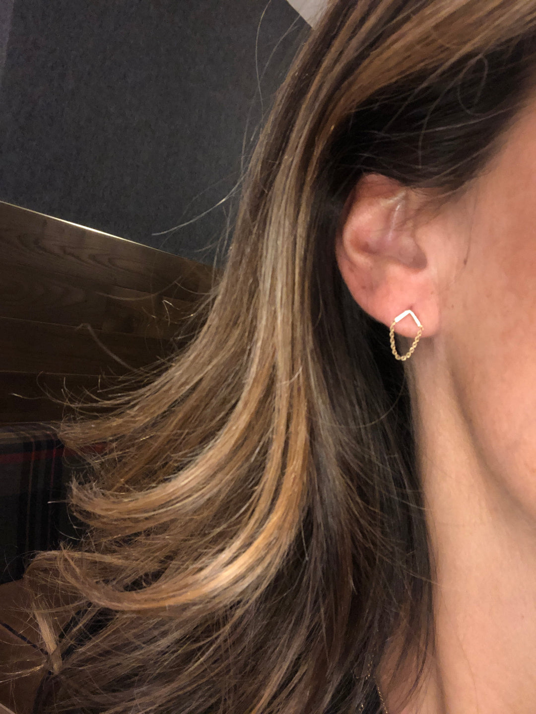 14K V &amp; CHAIN EARRING - adammarcjewels