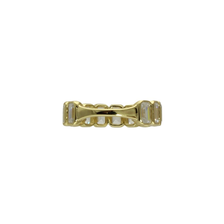 BEZEL EMERALD CUT BAND