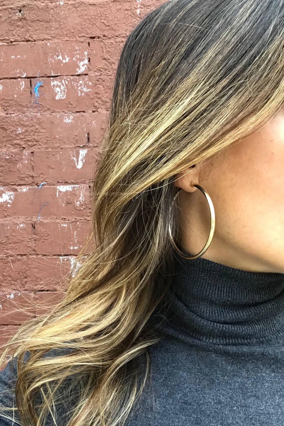 THICK TUBE HOOP EARRINGS