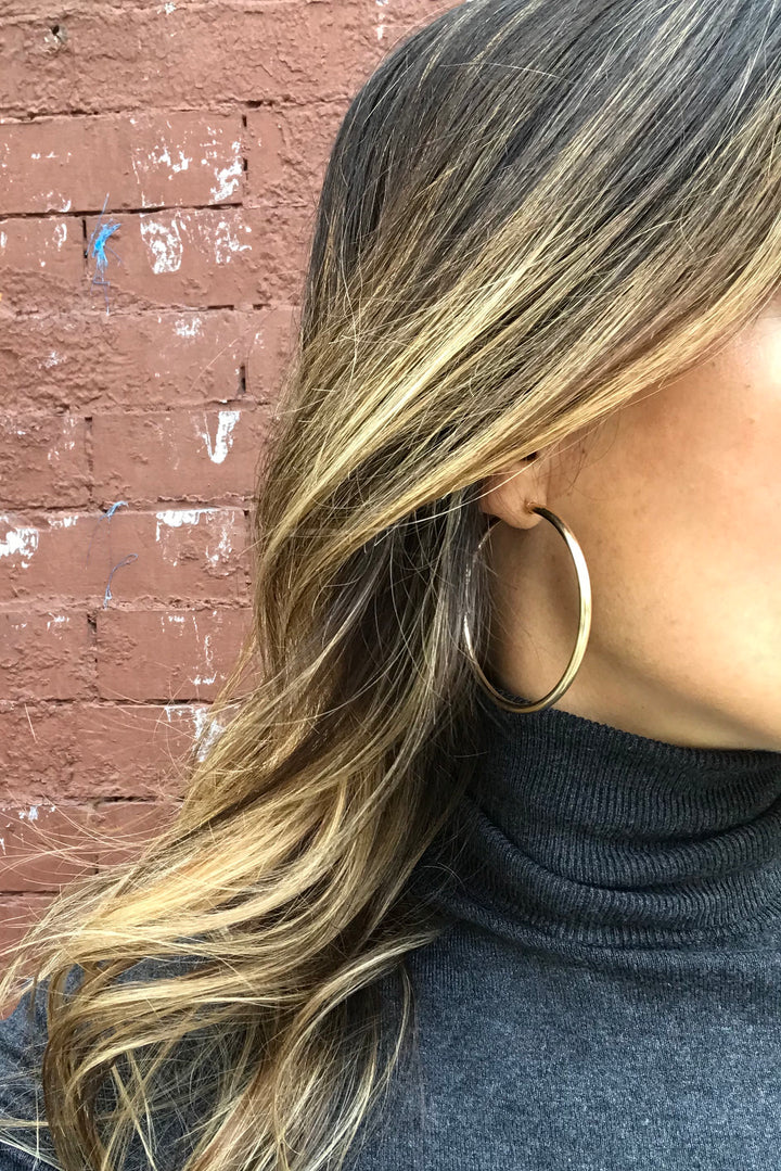 THICK TUBE HOOP EARRINGS